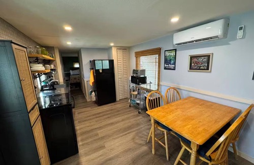 Weeki Wachee Gardens Casa | Sunset Shanty in Weeki Wachee Fl with full RV hookup.