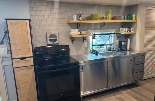 Weeki Wachee Gardens Casa | Sunset Shanty in Weeki Wachee Fl with full RV hookup.