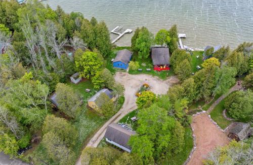 Baileys Harbor Casa | Sunset Shores - Kangaroo Kabin #6 by Simple Life Rentals