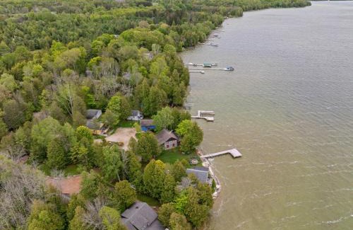 Baileys Harbor Casa | Sunset Shores - Kangaroo Kabin #6 by Simple Life Rentals