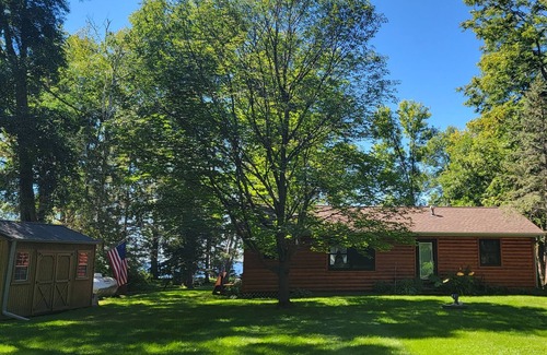 Isle Cabina | Sunset Shores - Lake Front with Dock @ Mille Lacs