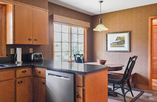 Alexandria Casa | "Sunset Shores" on Lake Latoka