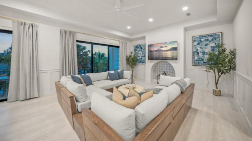 Bay Esplanade Casa | Sunset Sky