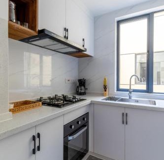 Kilimani Apartamento | Sunset Skyline Alba by YourHost1 bedroom Nairobi