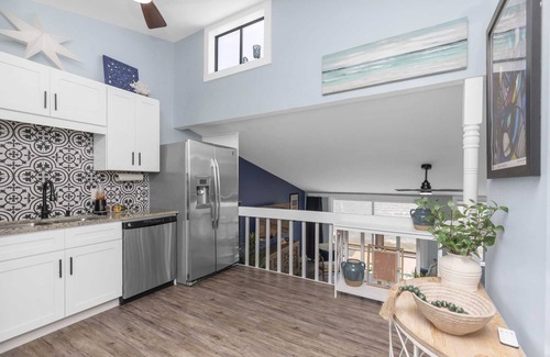 Fort Walton Beach - Destin Casa | Sunset Stay | Waterfront, Dolphins, Arcade, & Dock