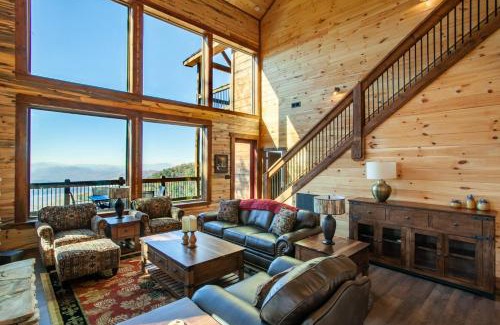 Sevierville Casa | Sunset Summit - Pool, Theater Room, Games, & VIEWS