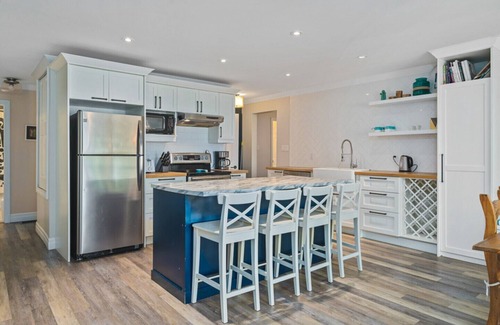Picton Cabaña | Sunset Surf Cottage - Picton, Ontario, Canadá