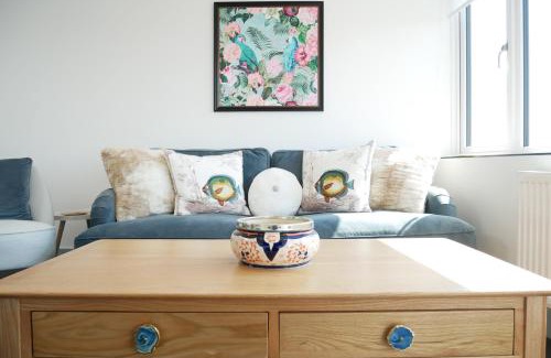 Holt Apartamento | Sunset View, 2 bedrooms in the heart of Holt with parking