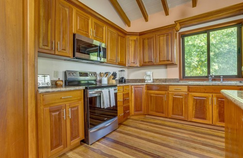Plantation Villa | Sunset View-3BR Villa-Kayaks-Sleeps 9-Placencia