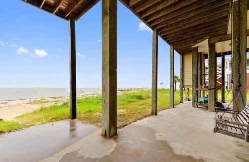 Ocean Springs Casa | Sunset View Beach House in Ocean Springs - Beachfront property
