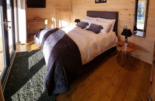Cullompton Cabina | SUNSET VIEW, pet friendly, luxury holiday cottage in Cullompton