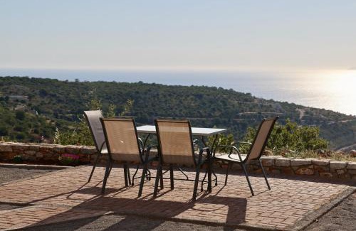 Neon Oitylo Casa | Sunset View Stone House, Areopoli Mani
