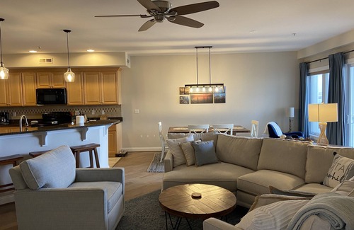 Chincoteague Condominio | Sunset Views on the Chincoteague Bay