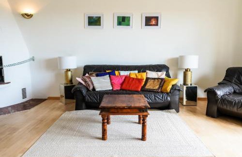 Breitenbrunn Casa | Sunset View Weekend house with lake view, balcony, garden, parking