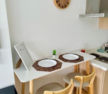 Matandang Balara Apartamento | Sunset View with Free Pool Access