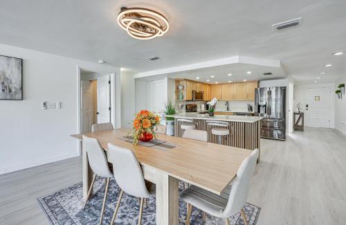 Tahitian Homes Casa | Sunset Views and Hot Tub Lakefront Holiday Retreat!