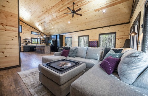 Pickens Cabina | Sunset Views + ATV Trails + Game Room + Bunk Bed Nook + Private Outdoor Living