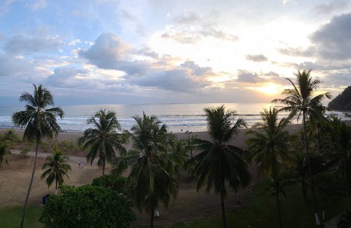 Barrio Los Faroles Condominio | Impresionantes vistas desde el increíble condominio frente al mar al lado de Crocs!