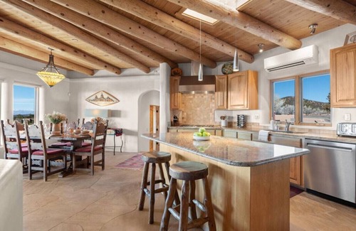 North Hills Alquiler De RV | Sunset views, Hot tub, Game Room