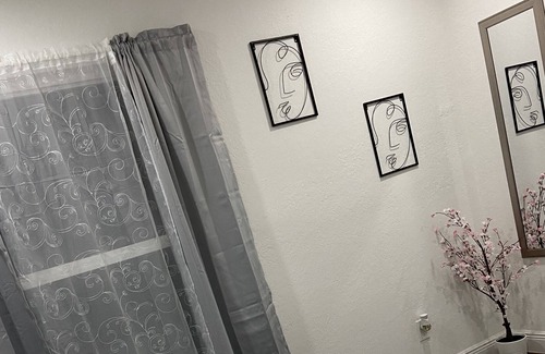 Gulfport Villa | Sunset Villa by Mazuma Suites-close to beaches and fun