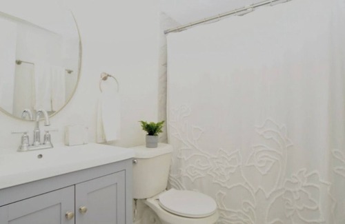 Gulfport Villa | Sunset Villa by Mazuma Suites-close to beaches and fun