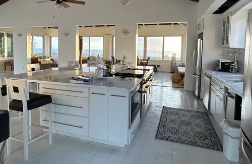 Estate Orange Grove West Villa | Sunset Villa, near beach, perfect for catered weddings & events