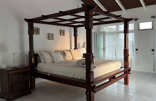 Estate Orange Grove West Villa | Sunset Villa, near beach, perfect for catered weddings & events