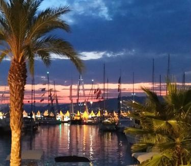 Golfe Juan Alquiler De Eote | SUNSET YACHT ROOFTOP à GOLFE JUAN
