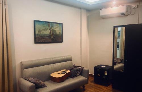 Imphal Apartamento | SunsetHomes A luxurious studio apartment
