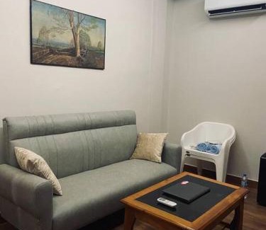 Imphal Apartamento | SunsetHomes A luxurious studio apartment