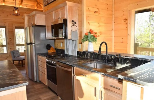 Frenchburg Cabina | Sunsets 4ever Cabin- 360 views 2-bedroom cabin with WiFi & Hot Tub