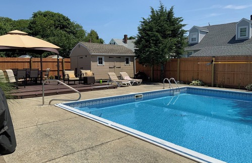 Waveland Condominio | Sunsets and sunrises moments away. 5 min walk to Sandy Nantasket Beach.