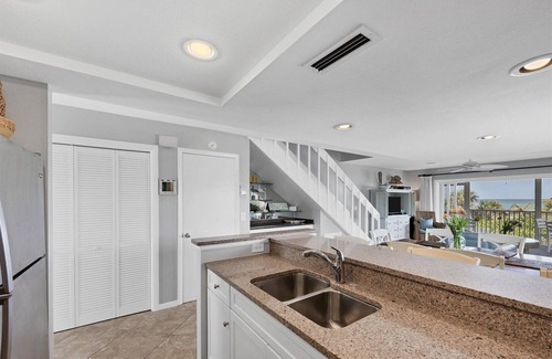 Boca Grande Condominio | Sunsets at Sundown Colony ~ beachfront 2/2.5 condo with community pool