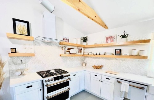 Wonder Valley Casa | Sunsets + Hot Tub + Starlink, 15 mins to Park