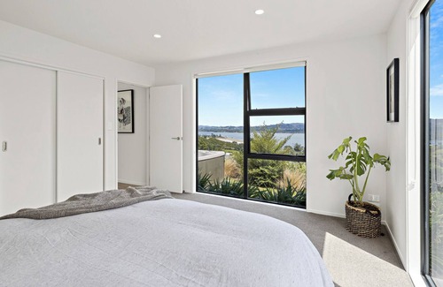 Mahurangi West Casa | Sunsets in the Spa at Ti Point - Your Beautiful, Modern, and Warm, City Escape