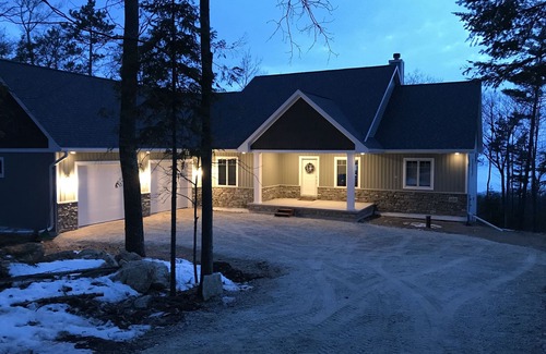 Sturgeon Bay Casa | PUESTA DEL SOL EN EL BLUFF! ¡NUEVA CONSTRUCCIÓN! Vista al agua!
