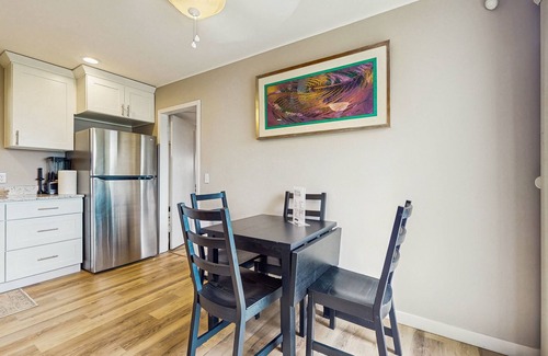 Des Moines Casa | Sunsets over Sound | Water-View Getaway on Half-Acre | Walk to Dining