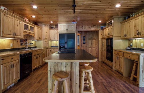 Remer Casa | Sunsets & Sand Beach: A Private Executive Thunder Lake Estate