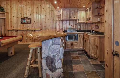 Remer Casa | Sunsets & Sand Beach: A Private Executive Thunder Lake Estate
