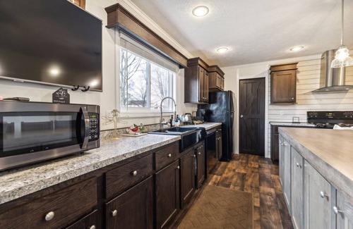 Port Clinton Casa | Sunsets & Serenity: Port Clinton Waterfront Stay 3 Bedroom Home