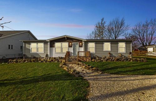 Port Clinton Casa | Sunsets & Serenity- Port Clinton Waterfront Stay home