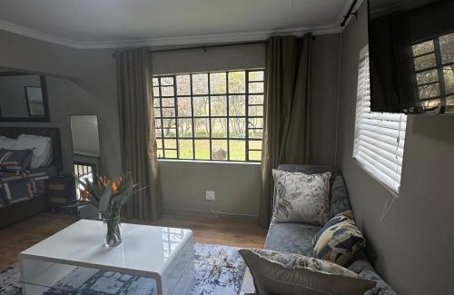 Magaliesberg Casa | SunsetSunrise Country Farm 3 Bedroom House