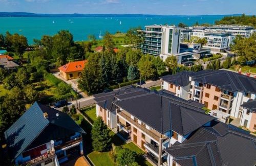 Balatonlelle Apartamento | Sunshine Apartment at the Lake Balaton - 100m from the beach, walking distance from centrum, shops and restaurants