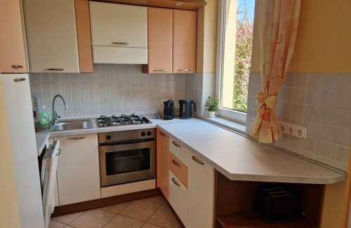 Szantod Casa | Sunshine Beach House DIRECTLY ON THE LAKE, ROWBOAT, Garden/barbecue island, WiFi