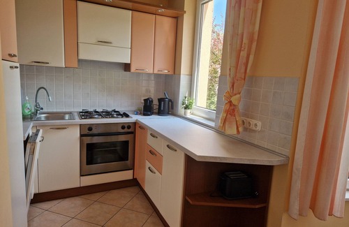 Szantod Casa | Sunshine Beach House DIRECTLY ON THE LAKE, ROWBOAT, Garden/barbecue island, WiFi