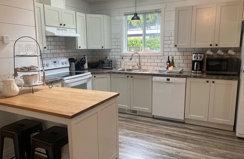 West Sechelt Casa | Sunshine Coast Summer Rental | boho farmhouse | beaches, hiking, biking trails