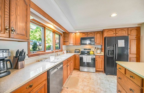 Honeoye Casa | Sunshine Daydream - "300 Feet of Natural Honeoye Lake Shoreline!"