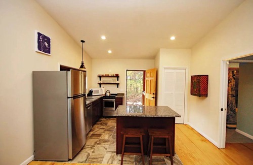 Weaverville Cabaña | Sunshine Daydream Cottage-Natural Setting in Town