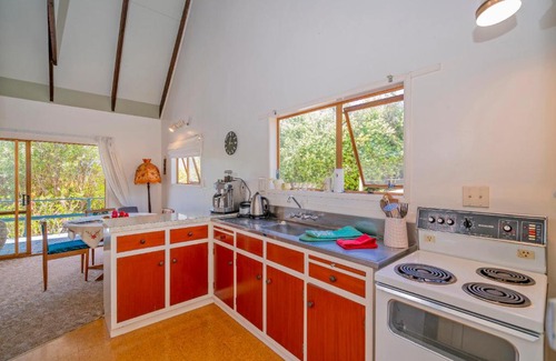 Onemana Casa | Sunshine Grove Retreat - Onemana Holiday Home
