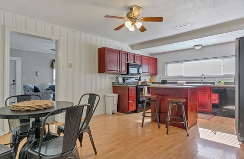 Mason Casa | Sunshine House in Mason, Beautiful Cozy Cottage